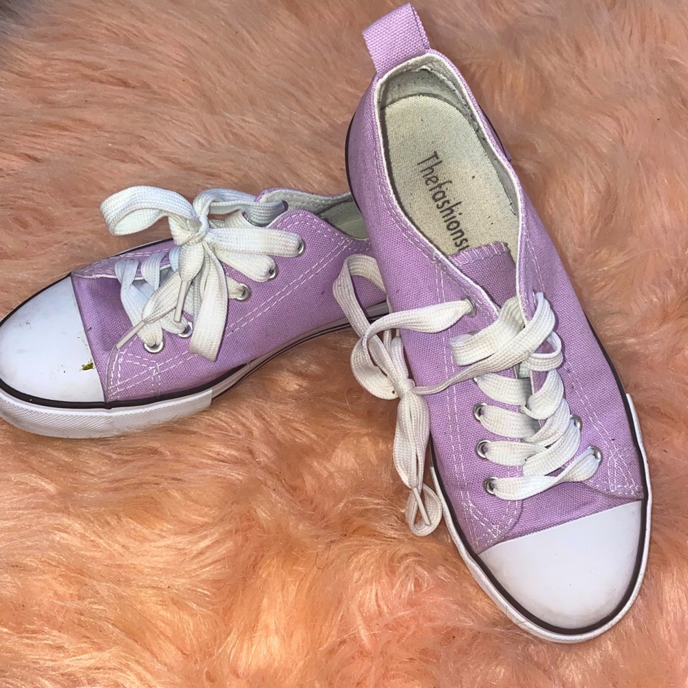 Size 9 sneakers